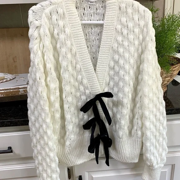 Sweater - Picture 2 of 5